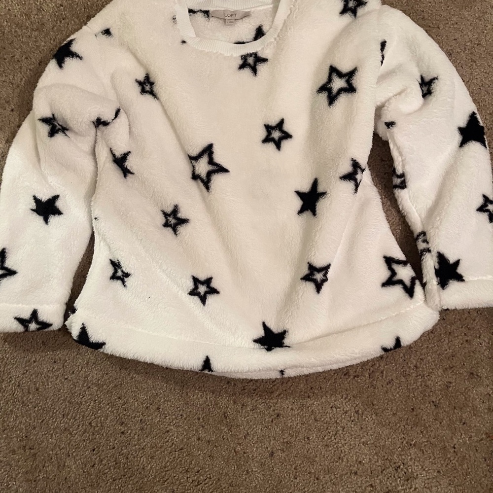 LOFT White Plush Star-Print Pullover Sweatshirt with Black Stars